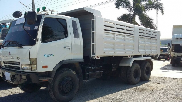 ขายสิบล้อดั้ม 2 เพลา M6 ปี51 เครื่อง 260 เทอโบ อินเตอร์ สวยๆ เดิมๆครับ สนใจ 081 7368589