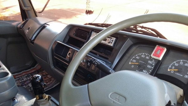 ขายสิบล้อดั้ม 2 เพลา M6 ปี51 เครื่อง 260 เทอโบ อินเตอร์ สวยๆ เดิมๆครับ สนใจ 081 7368589