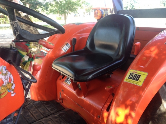 รถไถคูโบต้าL4708 พร้อมไช้งานสวยมากๆ  ขายใน  ราคา368000บาท รถอยู่วังบัว คลองขลุง กำแพงเพชร   มีโลตาลี้ตราช้างหนึ่งอัน สนใจสอบุถามได้ที่081 3655997 อำพร  พาเจริญ  ราคาต่อรองได้อีกนะครับ