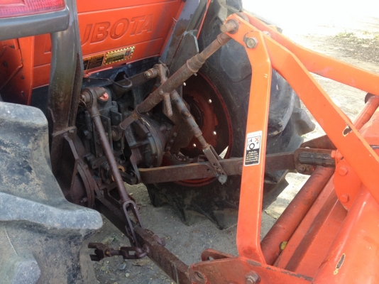 รถไถคูโบต้าL4708 พร้อมไช้งานสวยมากๆ  ขายใน  ราคา368000บาท รถอยู่วังบัว คลองขลุง กำแพงเพชร   มีโลตาลี้ตราช้างหนึ่งอัน สนใจสอบุถามได้ที่081 3655997 อำพร  พาเจริญ  ราคาต่อรองได้อีกนะครับ