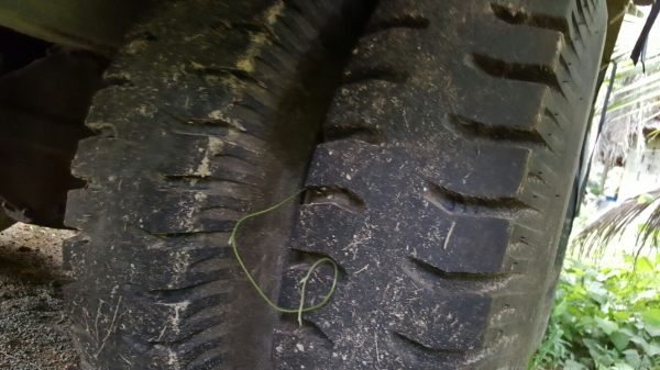 รถฮีโน่ 10 ล้อ พื้นเรียบ FM227  220 แรงม้า. ปี 34   สนใจติดต่อ  081 - 6079515