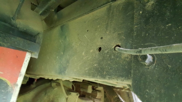 รถฮีโน่ 10 ล้อ พื้นเรียบ FM227  220 แรงม้า. ปี 34   สนใจติดต่อ  081 - 6079515