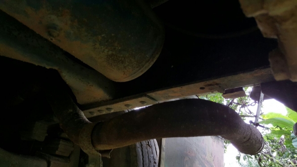 รถฮีโน่ 10 ล้อ พื้นเรียบ FM227  220 แรงม้า. ปี 34   สนใจติดต่อ  081 - 6079515