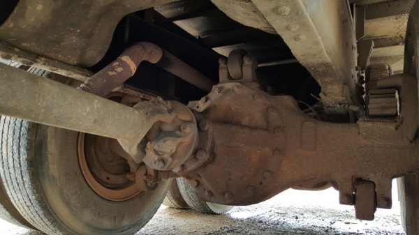 รถฮีโน่ 10 ล้อ พื้นเรียบ FM227  220 แรงม้า. ปี 34   สนใจติดต่อ  081 - 6079515