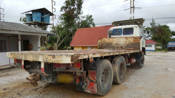 รถฮีโน่ 10 ล้อ พื้นเรียบ FM227  220 แรงม้า. ปี 34   สนใจติดต่อ  081 - 6079515