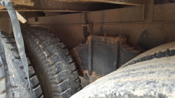 รถฮีโน่ 10 ล้อ พื้นเรียบ FM227  220 แรงม้า. ปี 34   สนใจติดต่อ  081 - 6079515