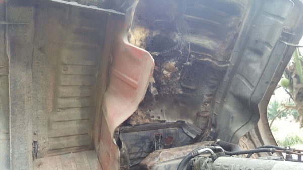 รถฮีโน่ 10 ล้อ พื้นเรียบ FM227  220 แรงม้า. ปี 34   สนใจติดต่อ  081 - 6079515