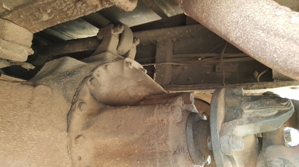 รถฮีโน่ 10 ล้อ พื้นเรียบ FM227  220 แรงม้า. ปี 34   สนใจติดต่อ  081 - 6079515