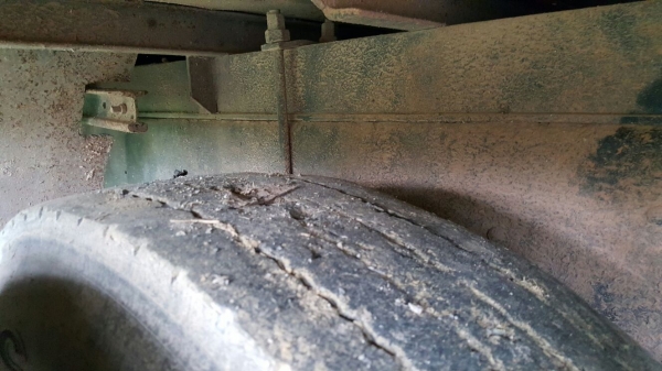 รถฮีโน่ 10 ล้อ พื้นเรียบ FM227  220 แรงม้า. ปี 34   สนใจติดต่อ  081 - 6079515