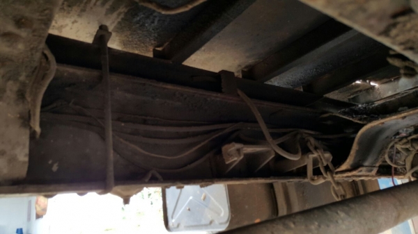 รถฮีโน่ 10 ล้อ พื้นเรียบ FM227  220 แรงม้า. ปี 34   สนใจติดต่อ  081 - 6079515