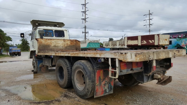 รถฮีโน่ 10 ล้อ พื้นเรียบ FM227  220 แรงม้า. ปี 34   สนใจติดต่อ  081 - 6079515