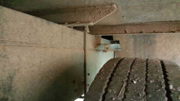 รถฮีโน่ 10 ล้อ พื้นเรียบ FM227  220 แรงม้า. ปี 34   สนใจติดต่อ  081 - 6079515