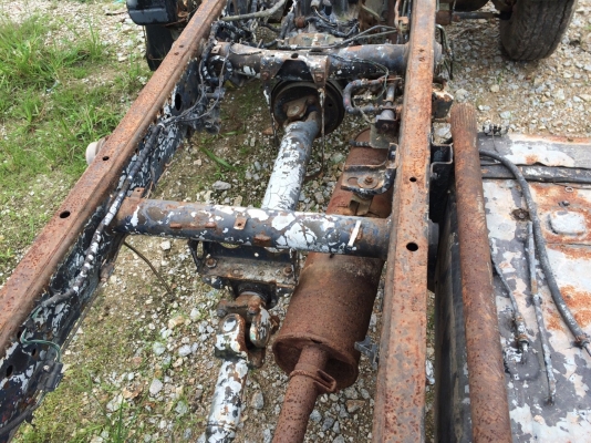 6ล้อ135แรง..เครื่องคัสซี ตามสภาพ ไม่มีเล่ม...เครื่องดี คัสซีสวย เหืองท้ายใหญ่