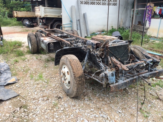 6ล้อ135แรง..เครื่องคัสซี ตามสภาพ ไม่มีเล่ม...เครื่องดี คัสซีสวย เหืองท้ายใหญ่