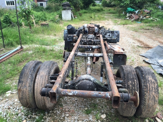 6ล้อ135แรง..เครื่องคัสซี ตามสภาพ ไม่มีเล่ม...เครื่องดี คัสซีสวย เหืองท้ายใหญ่