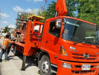 tractor-backhoe ส่งเครื่องขุด เจาะ บาดาล หรือ ใต้ถนน ให้ลูกค้า สุพรรณ ครับ ขอบคุณครับ