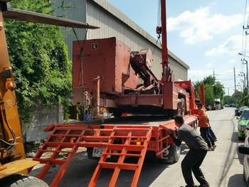 tractor-backhoe ส่งเครื่องขุด เจาะ บาดาล หรือ ใต้ถนน ให้ลูกค้า สุพรรณ ครับ ขอบคุณครับ