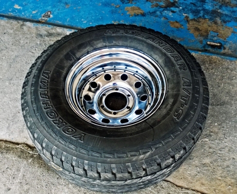 ขายยาง Yokohama AT 285/75/16 (5,500 มารับเลย)