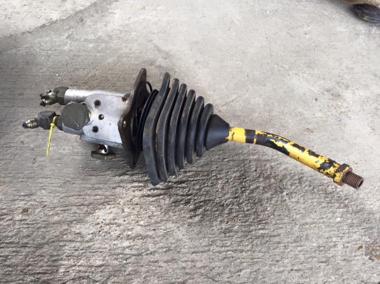 .คอลโทรลมือ PC30-7 เช็คนอกญี่ปุ่น  ราคา 8,000 บาท