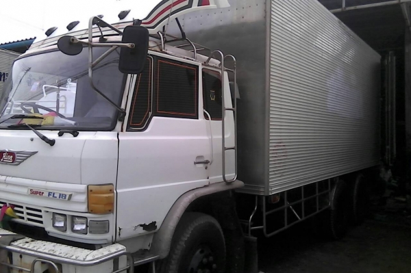 ขาย10ล้อตู้เย็น FL18 ตู้ยาว 6.30 เมตร ขาย 580,000 หรือแยกหัวคัชซีก็ได้ครับ 540,000 ครับ 0892095791 บอย0818587114 ประเพียด