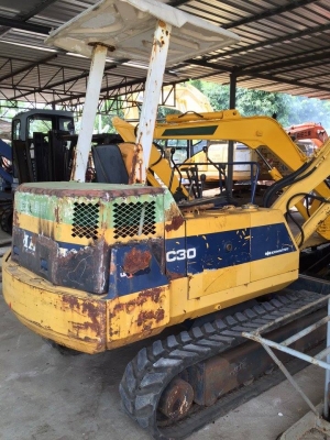 KOMATSU PC30-6  ราคา 370,000 บาท  รถนอกนำเข้าจากญี่ปุ่นพร้อมใช้งาน  เอกสารแจ้งจำหน่ายใบอินวอย