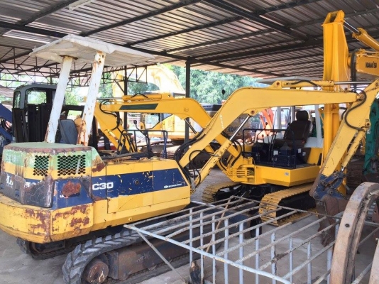 KOMATSU PC30-6  ราคา 370,000 บาท  รถนอกนำเข้าจากญี่ปุ่นพร้อมใช้งาน  เอกสารแจ้งจำหน่ายใบอินวอย