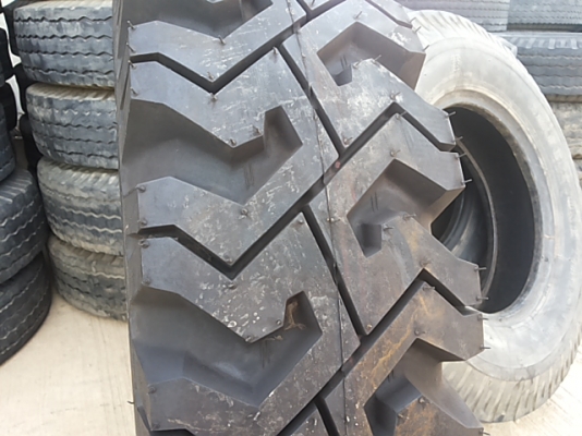 ยางใหม่กอไก่ยังไม่ผ่านการใช้งาน เบอร์ 750 -16 4 เส้น เพียง 8800บ. ยางใหม่กอไก่ยังไม่ผ่านการใช้งาน เบอร์ 750 -16 4 เส้น เพียง 8800บ.