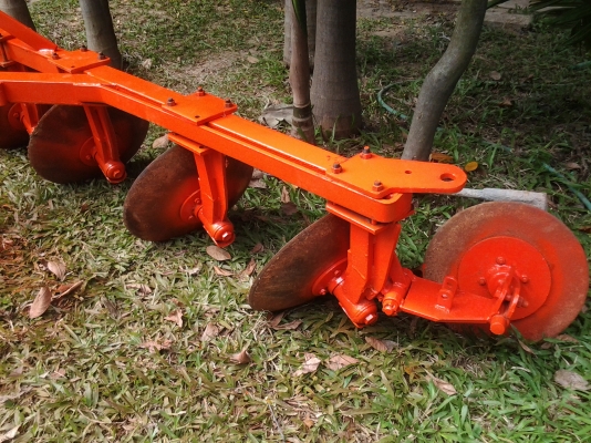 ขายตามสภาพผาล4ใบ18นิ้วติดมากับรถไถ26แรงคูโบต้า