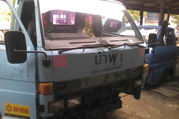 ขายหัวเก๋ง nkr ตามสภาพผุไม่เยอะ (หัวยกไม่ได้) 12,000บาท 0892095791 บอย