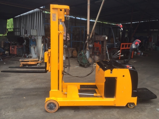 ขายด่วน รถยก Stacker ไฟฟ้าขนาด 2 ตัน ยกสูง 3 เมตร แบตดี ใช้งานมาน้อย สภาพพร้อมใช้