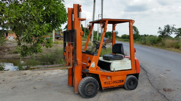 ขายด่วนรถยก TOYOTA 4FGยก1.5ตันเสาสูง3เมตรยางตันหน้าหลังรถนอกนำเข้ายังไม่เคยใช้งานในเมืองไทยเลย=รุ่นใหม่ขายถูกๆๆ