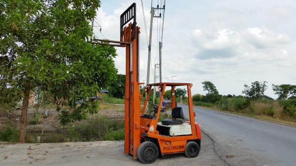 ขายด่วนรถยก TOYOTA 4FGยก1.5ตันเสาสูง3เมตรยางตันหน้าหลังรถนอกนำเข้ายังไม่เคยใช้งานในเมืองไทยเลย=รุ่นใหม่ขายถูกๆๆ