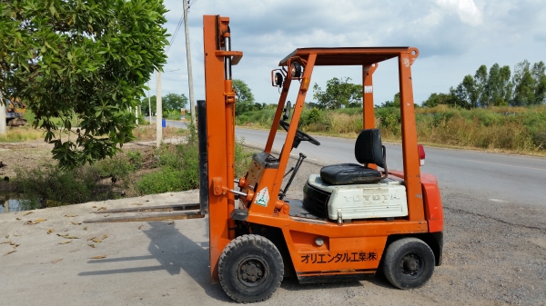 ขายด่วนรถยก TOYOTA 4FGยก1.5ตันเสาสูง3เมตรยางตันหน้าหลังรถนอกนำเข้ายังไม่เคยใช้งานในเมืองไทยเลย=รุ่นใหม่ขายถูกๆๆ