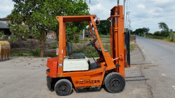 ขายด่วนรถยก TOYOTA 4FGยก1.5ตันเสาสูง3เมตรยางตันหน้าหลังรถนอกนำเข้ายังไม่เคยใช้งานในเมืองไทยเลย=รุ่นใหม่ขายถูกๆๆ