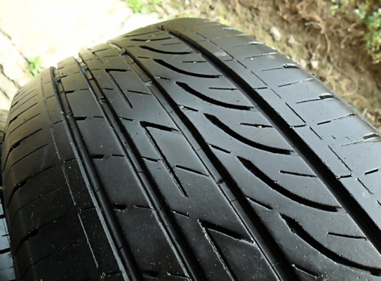 ยางขอบ15 บริดสโตน195-65-R15ลงพื้นปลายปี12 (4เส้น1,900)