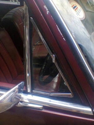 ขายกระจกมองข้าง Benz W114-115เลนฟ้าแท้ รุ่นหูช้า