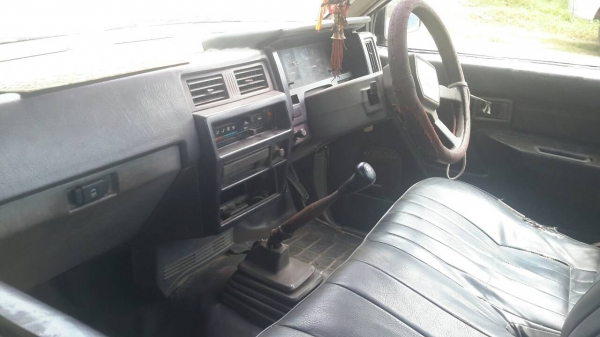 ขายรถสปอตไลเน้อ เครื่องJติดแก๊ส เกียร์อ้อโต้ สภาพสวย