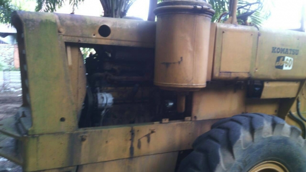 รถตัก KOMATSU  JF - 60     สนใจติดต่อ  081 - 6079515