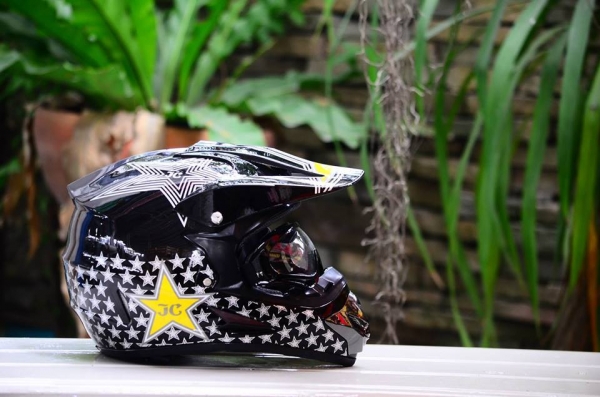 หมวกกันน็อค ลดเหลือ 899บาท เท่านั้น จัดโปรโมชั่นต้อนรับหน้าหนาว ลดราคาพิเศษ1800 ลดเหลือ 899บาท 5 ใบเท่านั้น ชุดเกราะ  มีกระดองเต่า M L XL XXL ราคา เพียง 800 เสื้อวิบาก อีกมากมาย 600 รับ เสื้อวิบาก อีกมากมาย