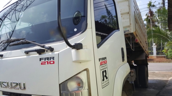 รถอีซูซุ 6 ล้อดั้ม FRR 210 แรงม้า  ปี 54.  ( รถวิ่ง 2xx,xxx กม. )     สนใจติดต่อ  081 - 6079515