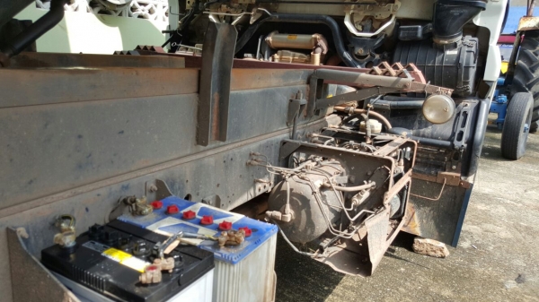 รถอีซูซุ 6 ล้อดั้ม FRR 210 แรงม้า  ปี 54.  ( รถวิ่ง 2xx,xxx กม. )     สนใจติดต่อ  081 - 6079515