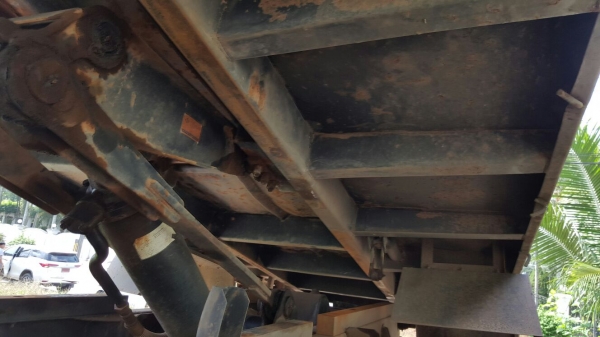 รถอีซูซุ 6 ล้อดั้ม FRR 210 แรงม้า  ปี 54.  ( รถวิ่ง 2xx,xxx กม. )     สนใจติดต่อ  081 - 6079515