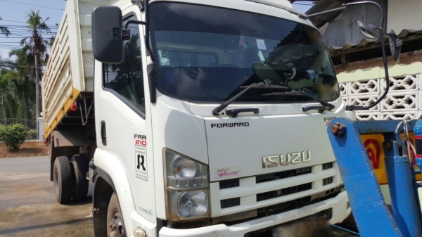 รถอีซูซุ 6 ล้อดั้ม FRR 210 แรงม้า  ปี 54.  ( รถวิ่ง 2xx,xxx กม. )     สนใจติดต่อ  081 - 6079515