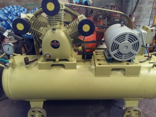 ปั้มลม swan 7.5HP moter toshiba 380v. 10bar  เกจน้ำมัน  สภาพใหม่มาก