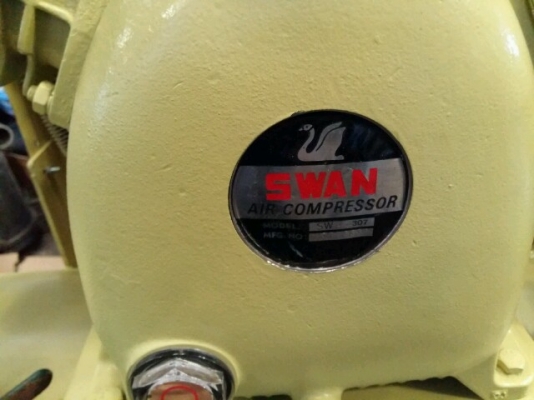 ปั้มลม swan 7.5HP moter toshiba 380v. 10bar เกจน้ำมัน สภาพใหม่มาก ปั้มลม swan 7.5HP moter toshiba 380v. 10bar เกจน้ำมัน สภาพใหม่มาก