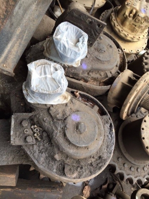 ตัวเดิน CAT215  ราคา 50,000 บาท เก่านอก รับประกัน