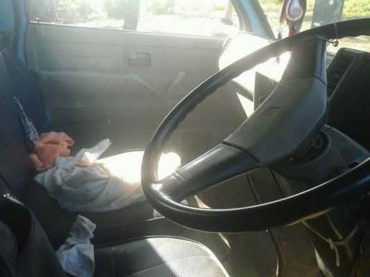 ขาย155000บาทรถอีซูซุNKR4ล้อกลางเครื่อง88แรง สภาพดีพร้อมใช้ เอกสารพร้อมโอน