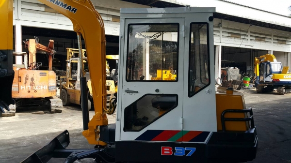 ขาย รถขุด YANMAR รุ่น B37 มือสองญี่ปุ่น หัวเก๋ง แทร็กเหล็ก สลักแน่น ปั้มนิ้ว Uchida อะไหล่ หาง่าย มือถือ/LINE ID : 0818753444 ขาย รถขุด YANMAR รุ่น B37 มือสองญี่ปุ่น หัวเก๋ง แทร็กเหล็ก สลักแน่น ปั้มนิ้ว Uchida อะไหล่ หาง่าย มือถือ/LINE ID : 0818753444