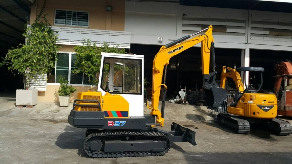 ขาย รถขุด YANMAR รุ่น B37 มือสองญี่ปุ่น หัวเก๋ง แทร็กเหล็ก สลักแน่น ปั้มนิ้ว Uchida อะไหล่ หาง่าย มือถือ/LINE ID : 0818753444 ขาย รถขุด YANMAR รุ่น B37 มือสองญี่ปุ่น หัวเก๋ง แทร็กเหล็ก สลักแน่น ปั้มนิ้ว Uchida อะไหล่ หาง่าย มือถือ/LINE ID : 0818753444