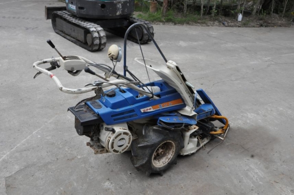 ขายรถเกี่ี่ยวเดินตามiseki สภาพเดิมๆจากญี่ปุ่นยังไม่เคยใช้ในไทย 13,500เท่านั้น ขายรถเกี่ี่ยวเดินตามiseki สภาพเดิมๆจากญี่ปุ่นยังไม่เคยใช้ในไทย 13,500เท่านั้น